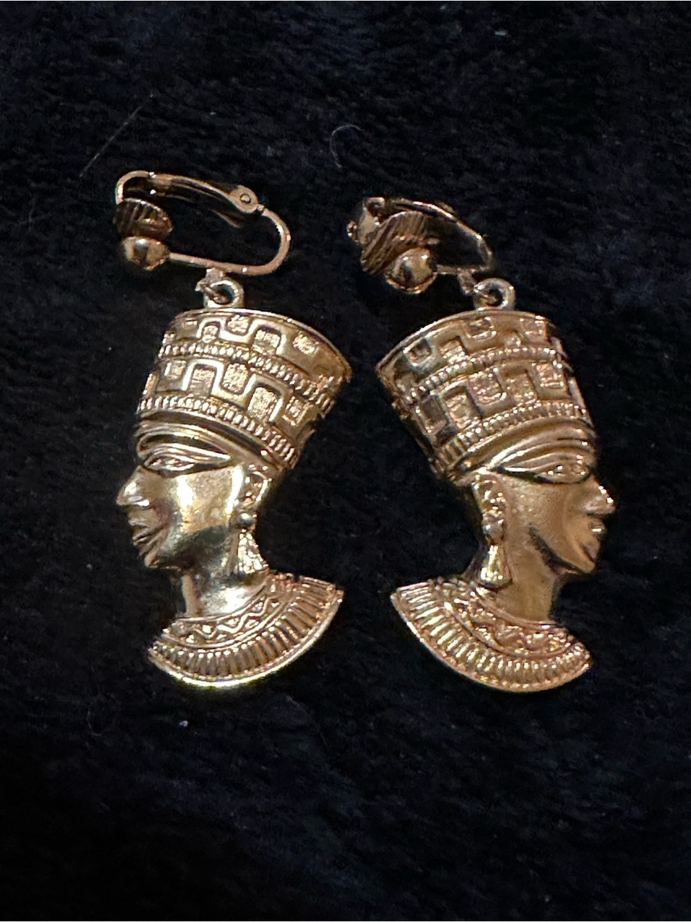 AVON Authentic Original STAMPED Egyptian Queen Profile Drop Earrings Jewelry - Picture 6 of 9